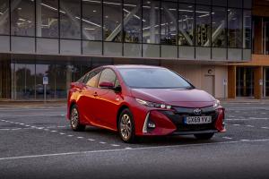 2019 Toyota Prius Plug-in Hybrid Business Edition+